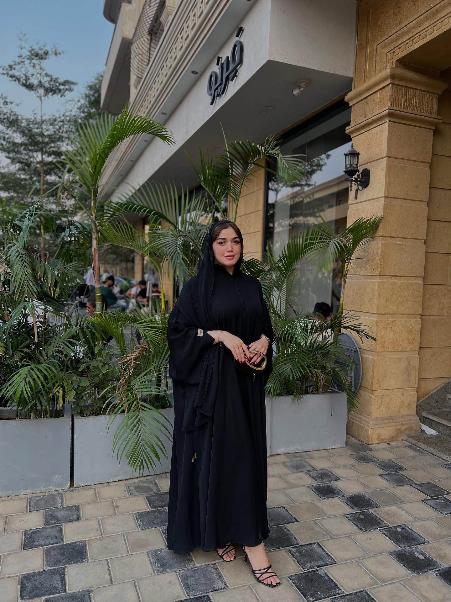 Embracing Elegance: The Allure of Black Abaya Fashion