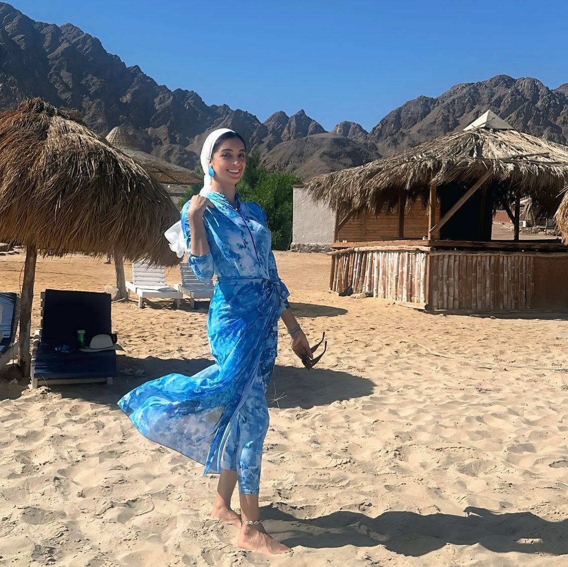 Beach-Ready Style: Nourhan Shoueab's Chic Look