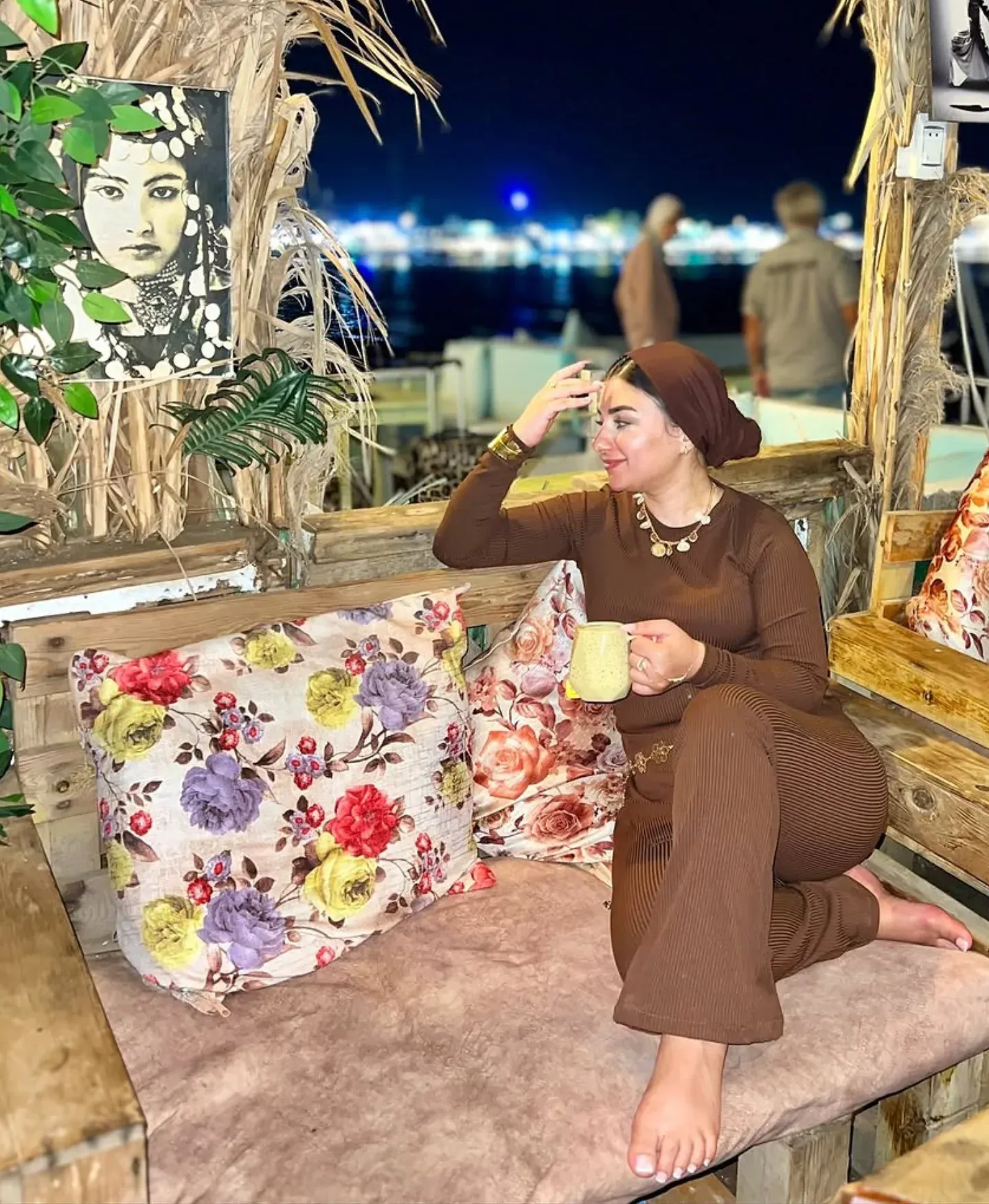 Chic Evening Vibes: Embracing Comfort in Brown