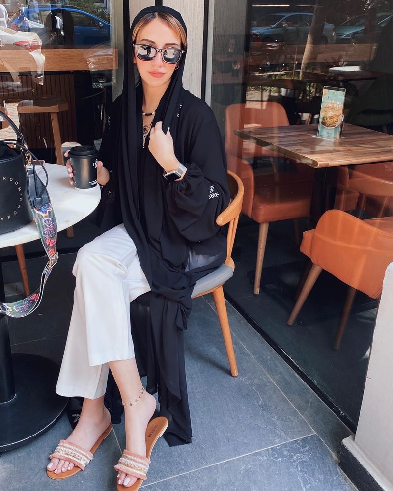 ‎Maha M Noureldin مها نور الدين‎ on Instagram: "Good morning 🖤"