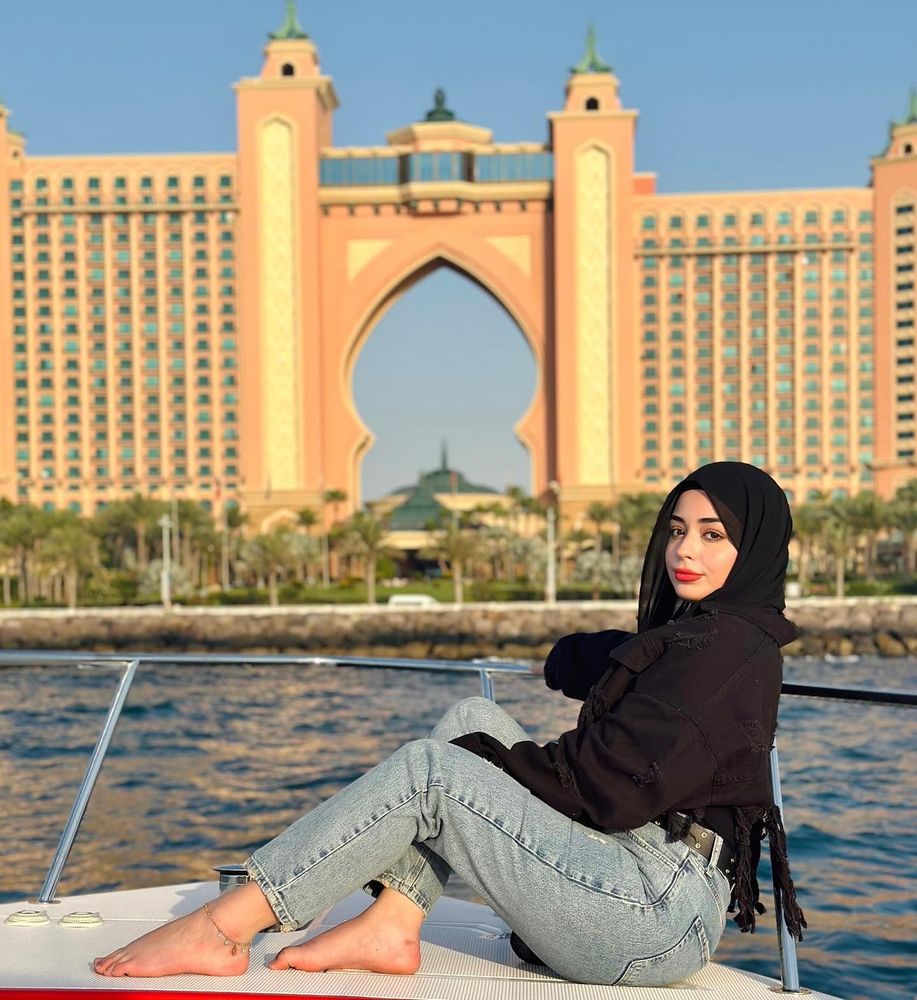 Image of ZEINAB ALAMEEN￼