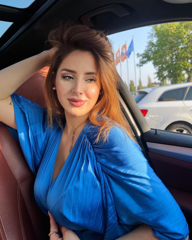 Image of Batoul Hasroumi