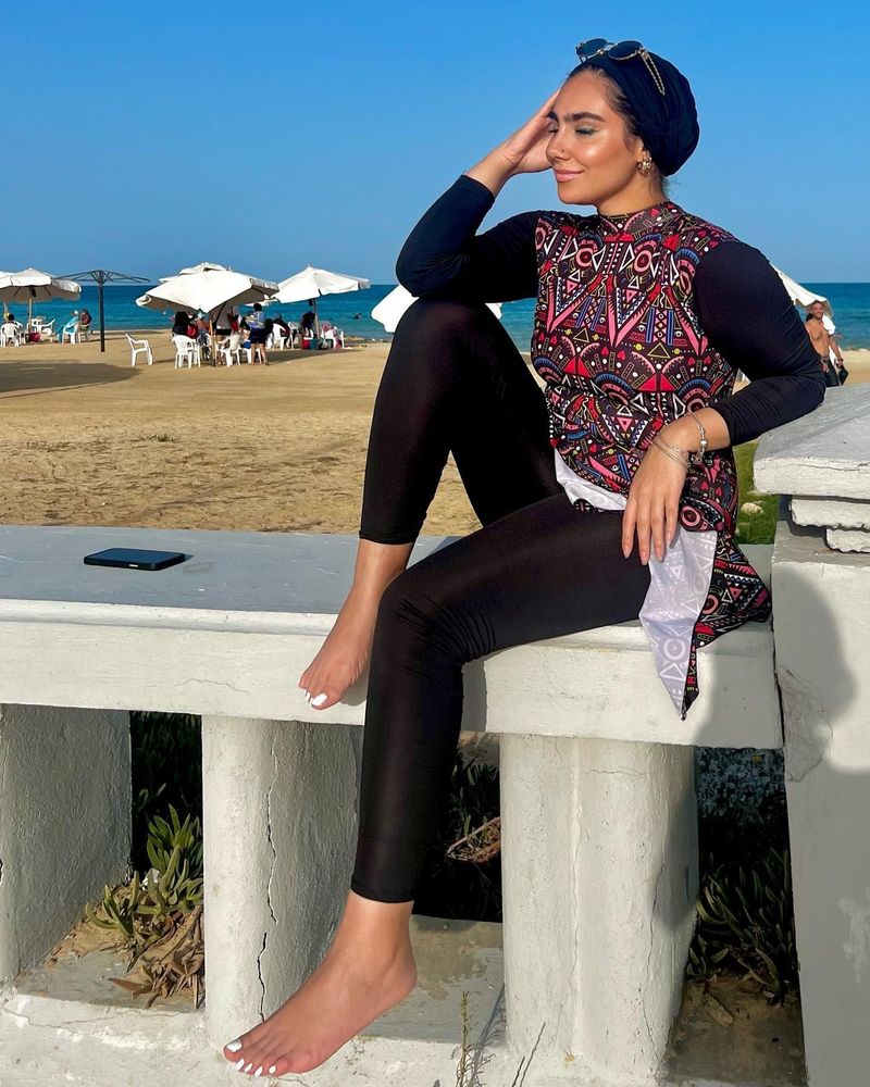 Image of 𝗔𝗺𝗶𝗿𝗮 𝗘𝗹 𝗤𝗲𝗻𝗶𝘀𝗵𝘆