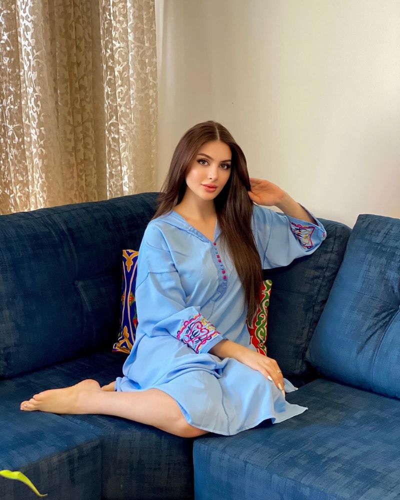 Image of Haneen Hamandosh on Instagram‎: "تدري ليش ازعل عليك ؟"‎