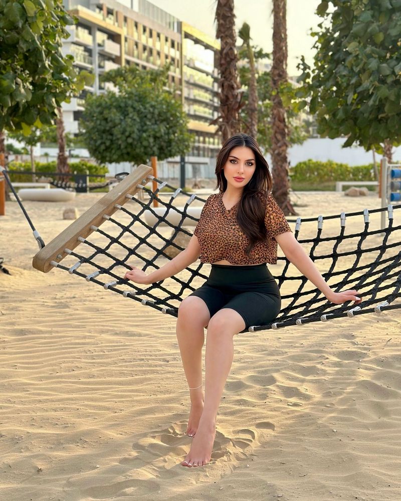 Image of Haneen Hamandosh on Instagram‎: "تدري ليش ازعل عليك ؟"‎