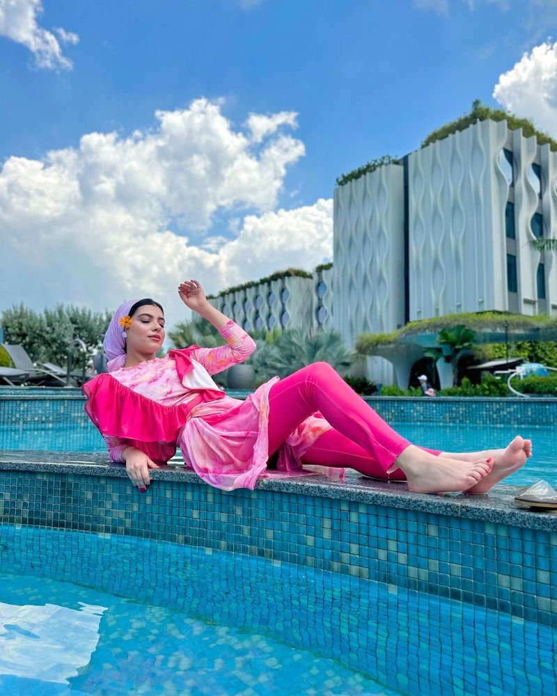 Image of M E D L E Y