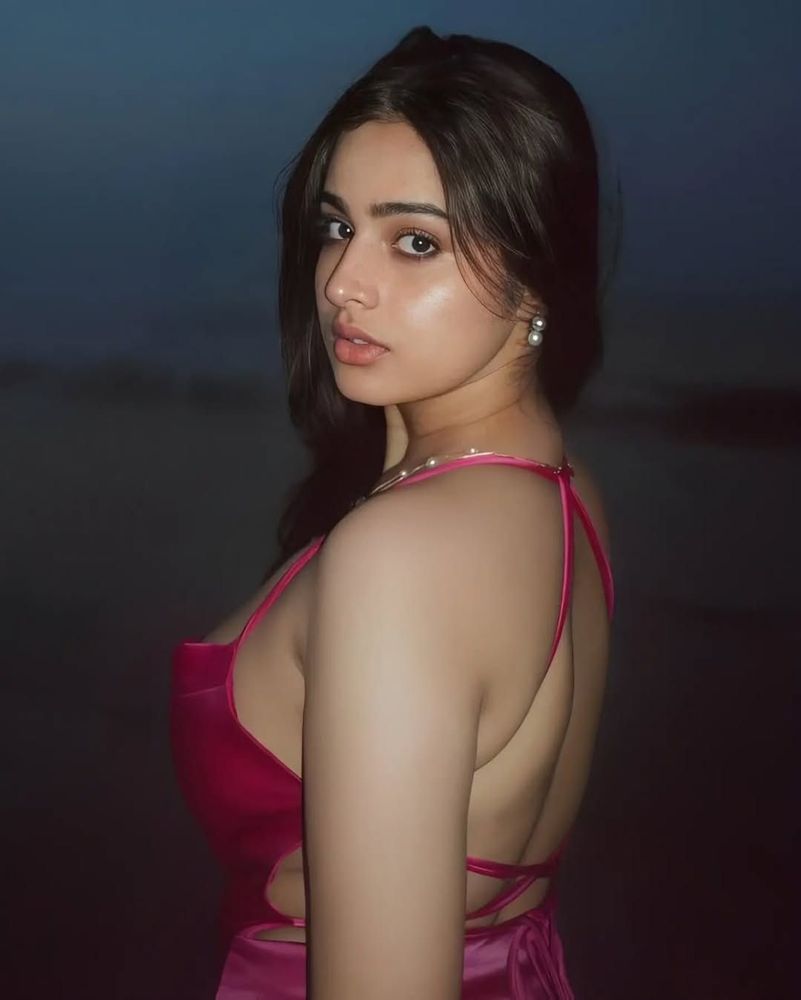 Image of Ayesha Khan