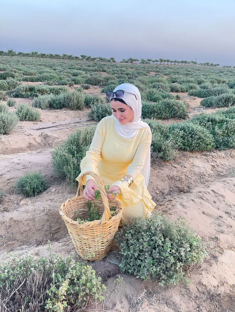 Image of 🅝🅐🅓🅐 🅖🅐🅜🅐🅛 🅨🅐🅗🅘🅐