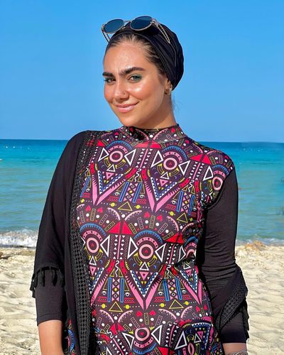 Image of 𝗔𝗺𝗶𝗿𝗮 𝗘𝗹 𝗤𝗲𝗻𝗶𝘀𝗵𝘆