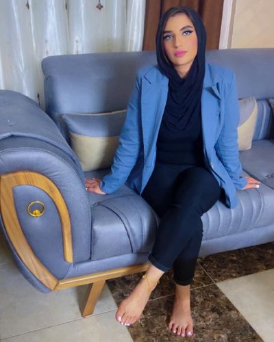 Heyam Yaseen on Instagram‎: "دع الدنيا تأتي بكل ما لديها الحياة معارك والإستسلام لا يناسبنا#اكسبلور_فولو #لايك_تعليقاتكم_تسعدنا_كثرو_منها😍😍😍🌹🌹🌹💕💕 #فولو_لحسابي"‎