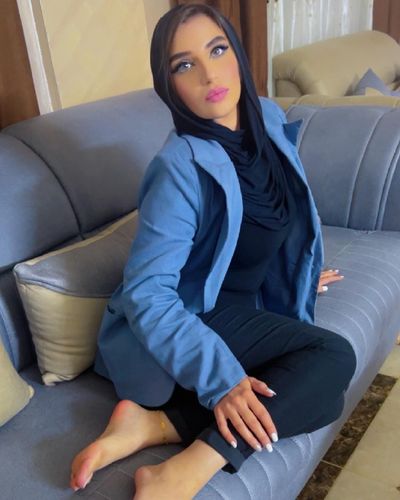 Heyam Yaseen on Instagram‎: "دع الدنيا تأتي بكل ما لديها الحياة معارك والإستسلام لا يناسبنا#اكسبلور_فولو #لايك_تعليقاتكم_تسعدنا_كثرو_منها😍😍😍🌹🌹🌹💕💕 #فولو_لحسابي"‎