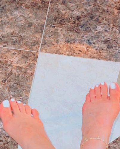 Heyam Yaseen on Instagram‎: "دع الدنيا تأتي بكل ما لديها الحياة معارك والإستسلام لا يناسبنا#اكسبلور_فولو #لايك_تعليقاتكم_تسعدنا_كثرو_منها😍😍😍🌹🌹🌹💕💕 #فولو_لحسابي"‎