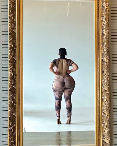 Image of Amelia Curvy