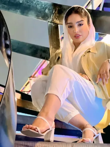 Image of شمارو دنبال میکند