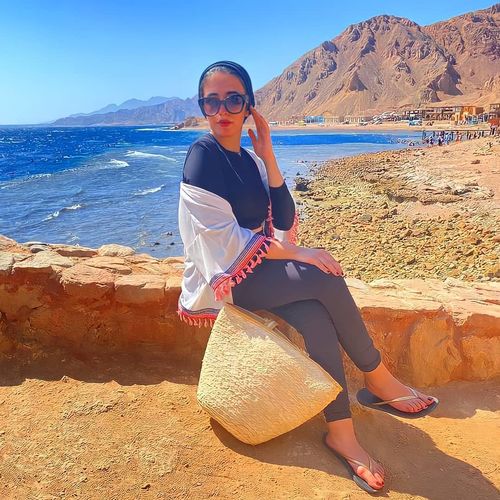 Image of Rose Bedear